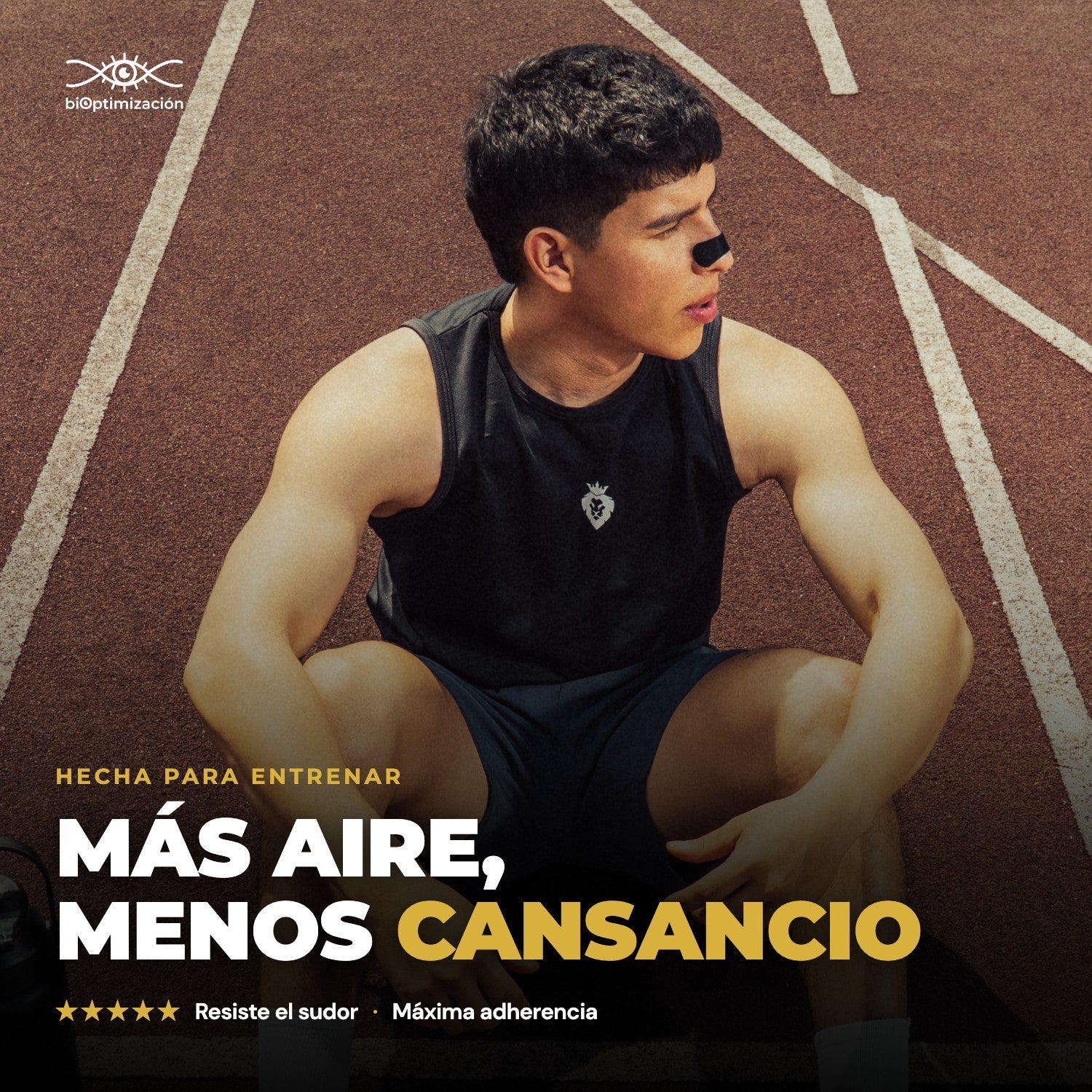 Tira nasal negra en uso: atleta en pista con la tira sobre el puente