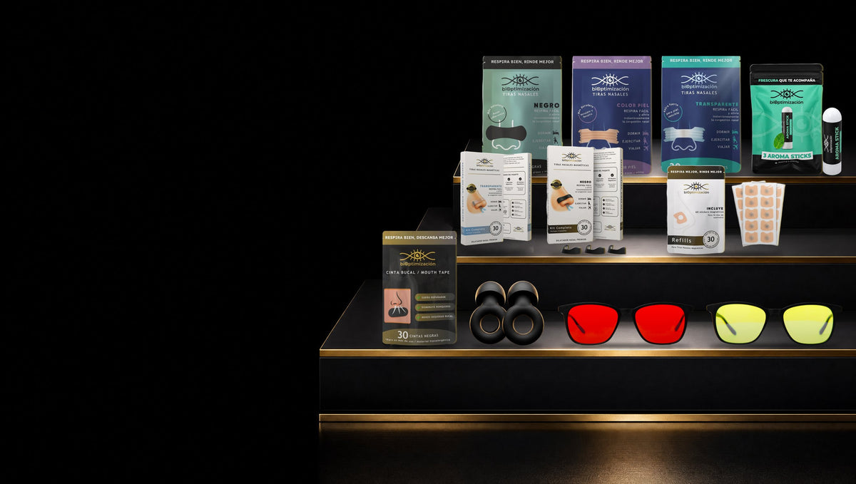 Línea biOptimización: Tiras Nasales negro, color piel y transparente; Nasal Stick (la bolsita y un tubito); Dilatador Nasal Magnético negro y transparente; Pack de Stickers Magnéticos; Cinta Bucal; Tapones Menos Ruido; lentes Alpha +Sueño (rojos) y Alpha Clarity+ (amarillos)